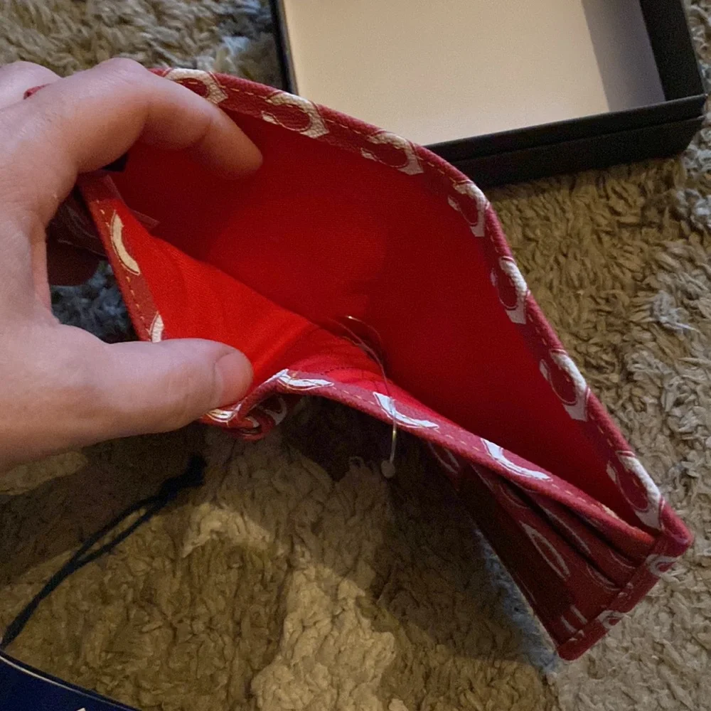 Men’s Leather Dooney & Burke Cincinnati Reds Wallet and Laces Bundle - Picture 5 of 10